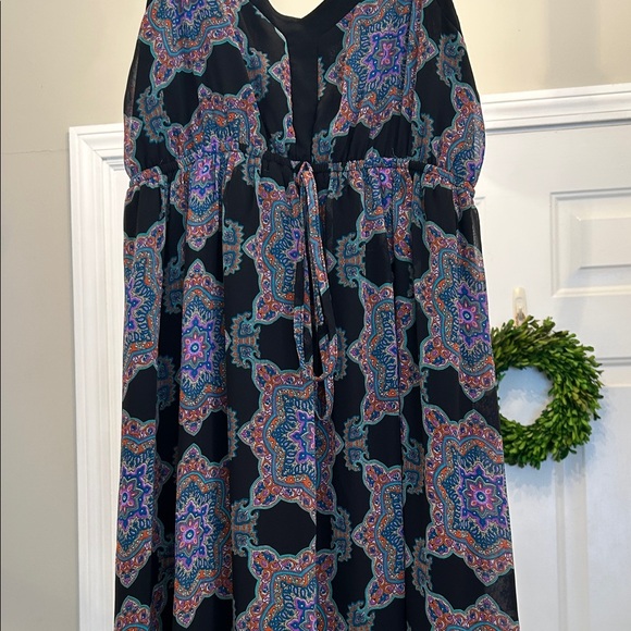 Doe & Rae Black and Pink Patterned Dress - Picture 2 of 4